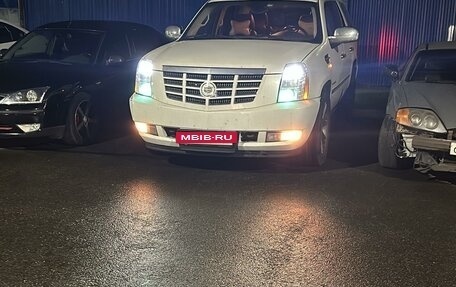 Cadillac Escalade III, 2010 год, 2 900 000 рублей, 14 фотография