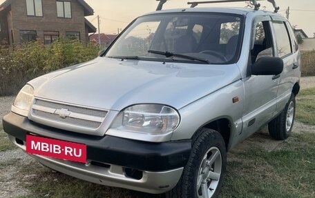 Chevrolet Niva I рестайлинг, 2004 год, 410 000 рублей, 2 фотография