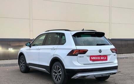 Volkswagen Tiguan II, 2019 год, 2 727 000 рублей, 5 фотография