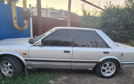 Nissan Bluebird VIII, 1989 год, 350 000 рублей, 2 фотография