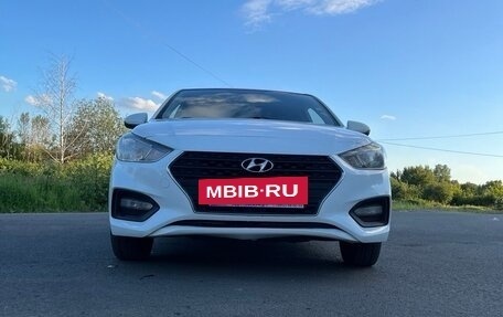 Hyundai Solaris II рестайлинг, 2017 год, 1 000 000 рублей, 8 фотография