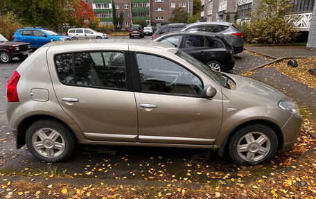 Renault Sandero I, 2011 год, 700 000 рублей, 2 фотография