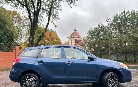 Toyota Matrix, 2004 год, 680 000 рублей, 6 фотография