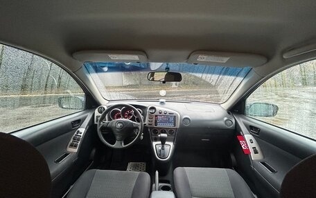 Toyota Matrix, 2004 год, 680 000 рублей, 15 фотография