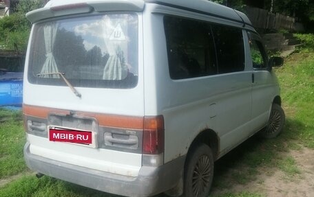 Mazda Bongo Friendee i рестайлинг, 1996 год, 390 000 рублей, 4 фотография