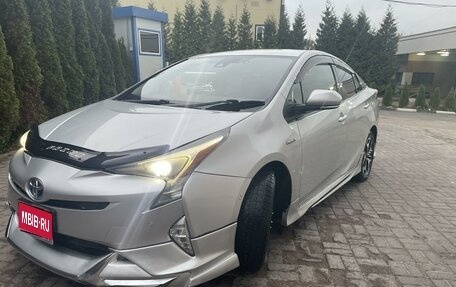 Toyota Prius IV XW50, 2017 год, 1 500 000 рублей, 1 фотография