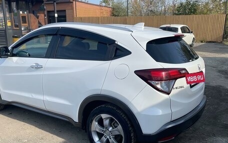 Honda Vezel, 2013 год, 1 550 000 рублей, 6 фотография