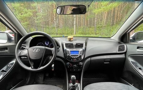 Hyundai Solaris II рестайлинг, 2015 год, 749 000 рублей, 11 фотография