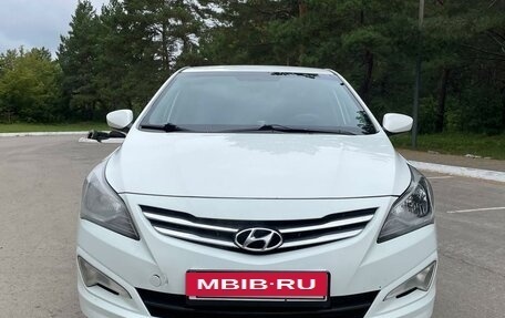 Hyundai Solaris II рестайлинг, 2015 год, 749 000 рублей, 2 фотография