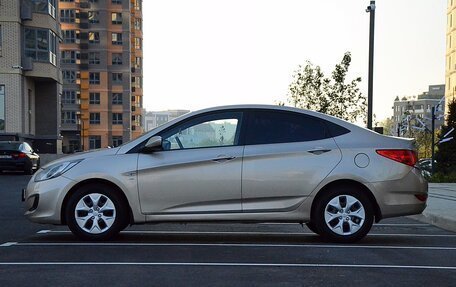 Hyundai Solaris II рестайлинг, 2011 год, 780 000 рублей, 2 фотография