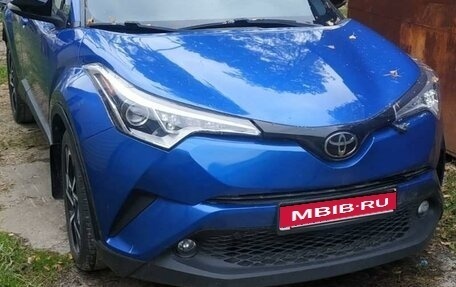 Toyota C-HR I рестайлинг, 2017 год, 1 650 000 рублей, 1 фотография