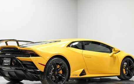 Lamborghini Huracán, 2021 год, 35 545 384 рублей, 3 фотография