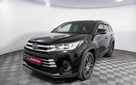 Toyota Highlander III, 2018 год, 3 799 000 рублей, 1 фотография