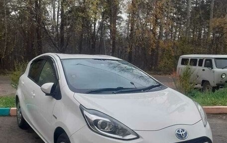 Toyota Aqua I, 2017 год, 1 350 000 рублей, 2 фотография