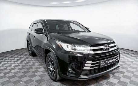 Toyota Highlander III, 2018 год, 3 799 000 рублей, 3 фотография