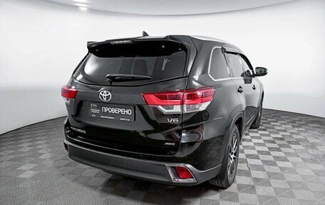 Toyota Highlander III, 2018 год, 3 799 000 рублей, 5 фотография