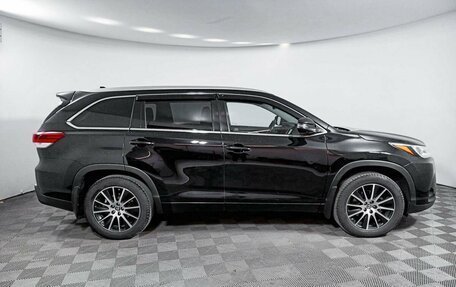 Toyota Highlander III, 2018 год, 3 799 000 рублей, 4 фотография