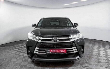 Toyota Highlander III, 2018 год, 3 799 000 рублей, 2 фотография