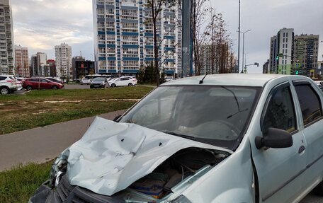 Renault Logan I, 2007 год, 200 000 рублей, 3 фотография