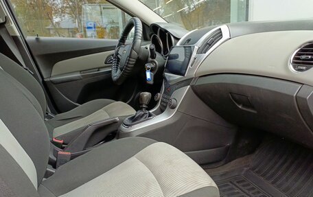 Chevrolet Cruze II, 2014 год, 900 000 рублей, 10 фотография