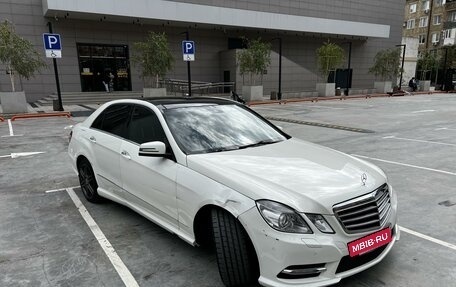 Mercedes-Benz E-Класс, 2012 год, 1 840 000 рублей, 4 фотография