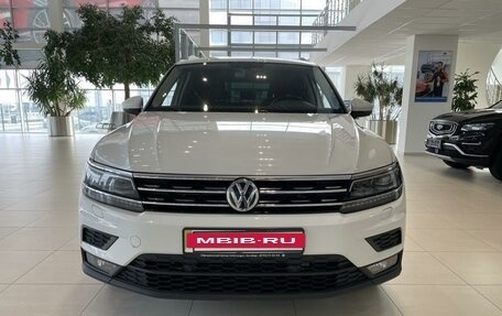 Volkswagen Tiguan II, 2018 год, 2 725 000 рублей, 2 фотография