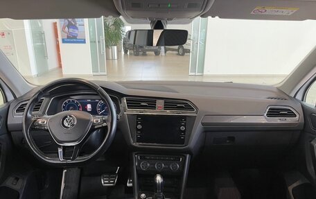 Volkswagen Tiguan II, 2018 год, 2 725 000 рублей, 11 фотография