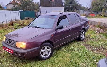 Volkswagen Vento, 1992 год, 135 000 рублей, 1 фотография