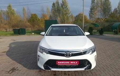 Toyota Camry, 2018 год, 2 150 000 рублей, 10 фотография