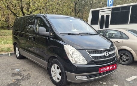 Hyundai H-1 II рестайлинг, 2011 год, 2 100 000 рублей, 2 фотография