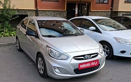 Hyundai Solaris II рестайлинг, 2013 год, 1 100 000 рублей, 9 фотография