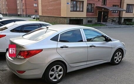 Hyundai Solaris II рестайлинг, 2013 год, 1 100 000 рублей, 6 фотография