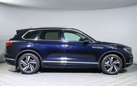 Volkswagen Touareg III, 2018 год, 4 998 000 рублей, 4 фотография