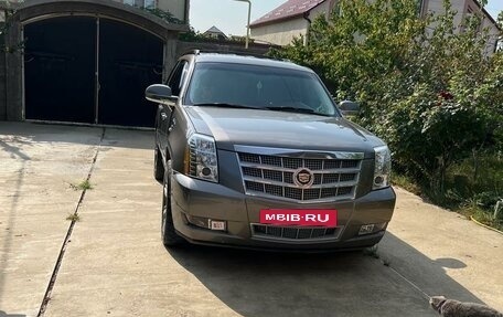 Cadillac Escalade III, 2013 год, 2 800 000 рублей, 2 фотография