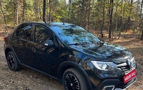 Renault Logan II, 2018 год, 1 300 000 рублей, 2 фотография