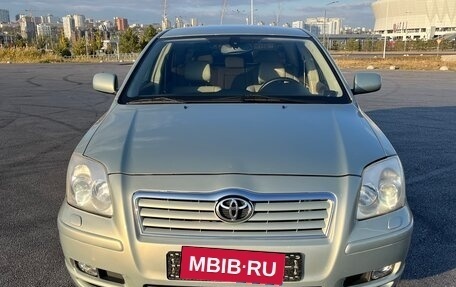 Toyota Avensis III рестайлинг, 2004 год, 880 000 рублей, 2 фотография