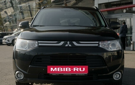 Mitsubishi Outlander III рестайлинг 3, 2013 год, 1 645 000 рублей, 2 фотография