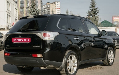 Mitsubishi Outlander III рестайлинг 3, 2013 год, 1 645 000 рублей, 5 фотография