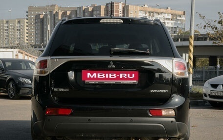 Mitsubishi Outlander III рестайлинг 3, 2013 год, 1 645 000 рублей, 6 фотография