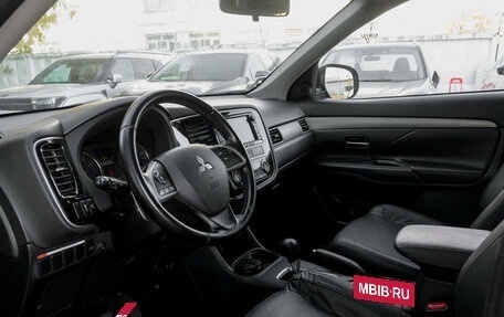 Mitsubishi Outlander III рестайлинг 3, 2013 год, 1 645 000 рублей, 16 фотография