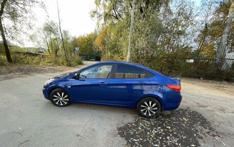 Hyundai Solaris II рестайлинг, 2011 год, 800 000 рублей, 18 фотография