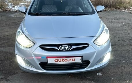 Hyundai Solaris II рестайлинг, 2012 год, 855 000 рублей, 11 фотография