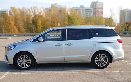 KIA Carnival III, 2018 год, 2 820 000 рублей, 5 фотография