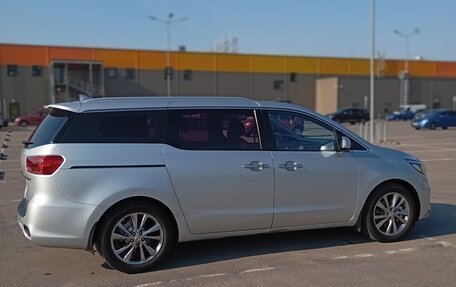 KIA Carnival III, 2018 год, 2 820 000 рублей, 6 фотография