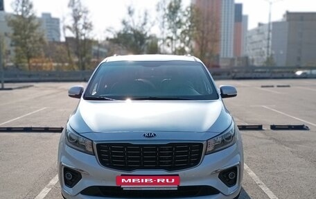 KIA Carnival III, 2018 год, 2 820 000 рублей, 13 фотография