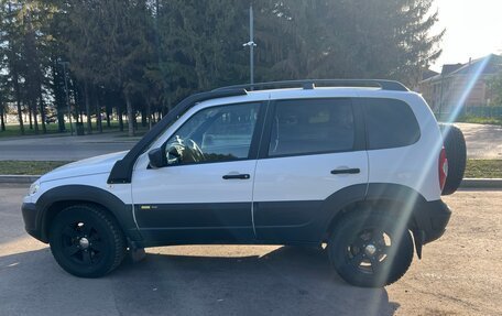 Chevrolet Niva I рестайлинг, 2017 год, 805 000 рублей, 11 фотография