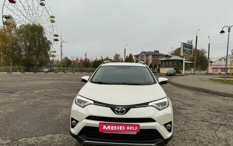 Toyota RAV4, 2016 год, 3 050 000 рублей, 5 фотография