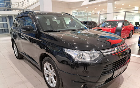 Mitsubishi Outlander III рестайлинг 3, 2013 год, 1 730 000 рублей, 3 фотография