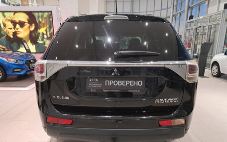 Mitsubishi Outlander III рестайлинг 3, 2013 год, 1 730 000 рублей, 6 фотография