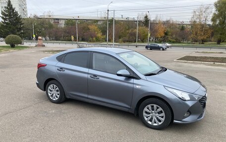 Hyundai Solaris II рестайлинг, 2020 год, 1 690 000 рублей, 3 фотография